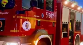 76-latek stracił czucie w nogach. Pomogli mu strażacy. Mężczyzna został odwieziony do szpitala