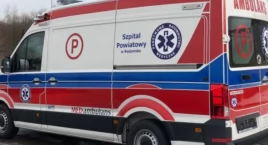 70-latka przez kilka godzin leżała na podłodze. Przed 10 rano udało się jej wezwać pomoc