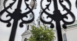 Kto zapłaci 250 tysięcy za molestowanie? Parafia Lamberta, wierni czy proboszcz Arkit?