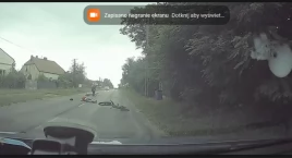 [WIDEO] Nietypowy wypadek z udziałem dwóch rowerzystów na ulicy Krasickiego. - Wyglądało na to, że zderzyli się kierownikami
