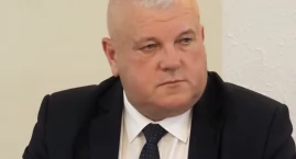 Dzieci w kolejce, koszmar trwa. Radny Arkadiusz Ciach o kryzysie pieczy zastępczej