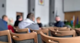 Bezdomni po taniości. Kontrowersyjny przetarg w Radomsku: „Samorządy nie widzą człowieka, tylko pieniądze