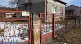 Wyroki za znęcanie: Sprawa wyszła na jaw, gdy dzieci uciekły po pomoc do sklepu, a ludzie zareagowali