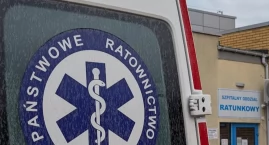 Strażacy i ratownicy wezwani do domu w Gidlach. Pomo&hellip;