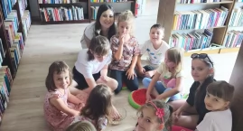 Na kreatywnych warsztatach w Filii nr 3 dzieci zanur&hellip;