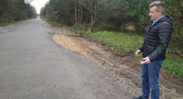...i rozstąpił się asfalt niczym Morze Czerwone. I utknęła w piachu w nim ciężarówka...