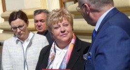 Renata Koska odpowiada fejsbukowiczom:  Za obca, za stara, za gruba, za brzydka. Karierowiczka i wstrętny Pisior