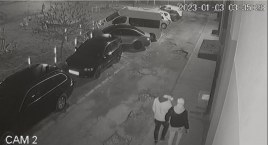 Namalowali swastykę na jednym z bloków w Radomsku. Policja prosi o pomoc w ujęciu sprawców