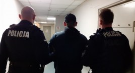 Sąd wydał za 49-latkiem list gończy. Mężczyzna ukrywał się przez dłuższy czas. W końcu został aresztowany