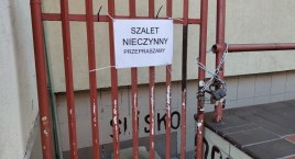 Szalet przy Reymonta. Radny Andrzej Kucharski: Pecunia non olet. A jak coś jest za darmo, to ludzie tego nie szanują