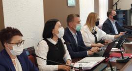 Frustracja pracowników rośnie. Pracownicy administra&hellip;