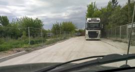 Pylica na Młodzowskiej: wszystko zasypane na biało, nie da się okno otworzyć