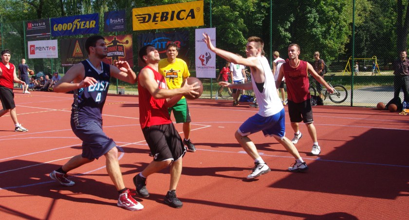 Trzyosobowe drużyny będą rywalizowały w parku