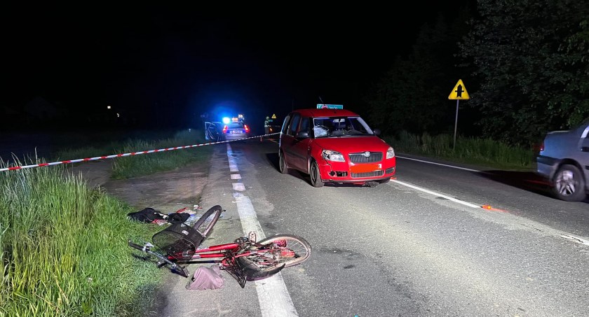 Rowerzysta został uderzony przez skodę