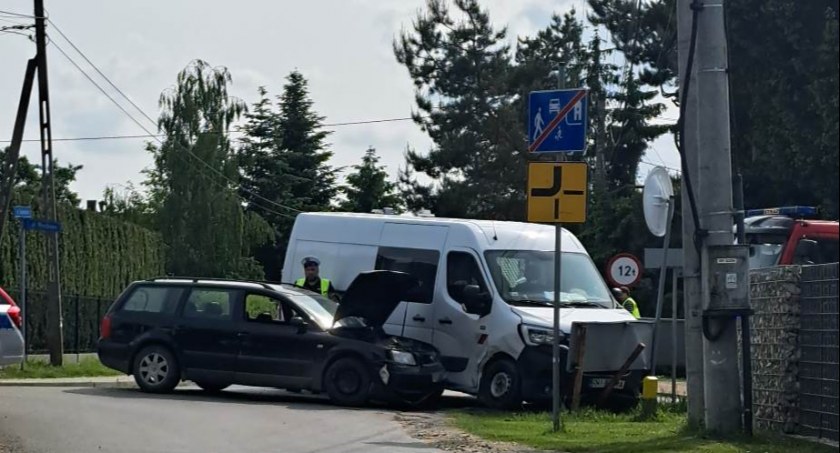 Kierujący volkswagenem trafił do szpitala