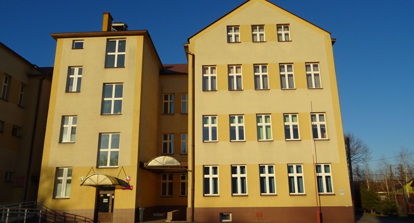 Oferty pracy dla kobiet i dla mężczyzn. Jest w czym wybierać