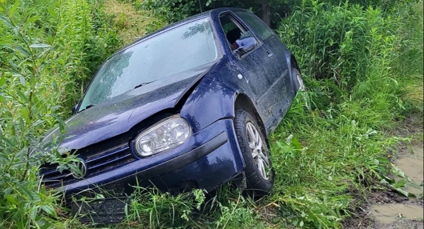 Kierujący volkswagenem kompletnie pijany