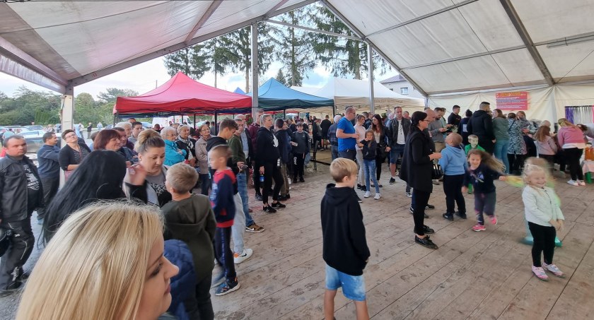 Na piknik proboszcz ufundował skuter