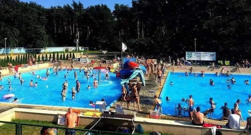 Bilet na basen musisz kupić, ale wi-fi masz w cenie