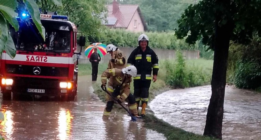 Strażacy interweniowali blisko czterdzieści razy [ZDJĘCIA, WIDEO]