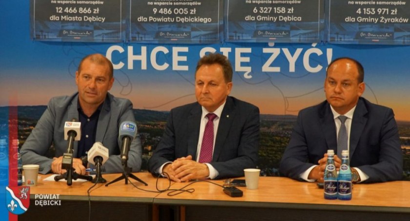 O dodatkowych pieniądzach poinformowali podczas konferencji