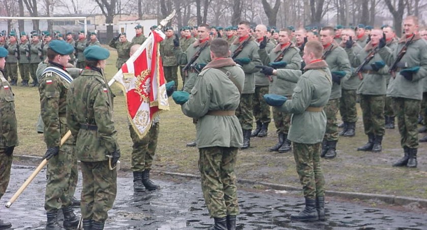 Komu służy żołnierz polski?