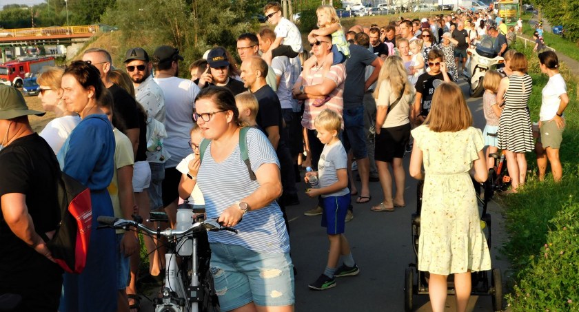 Wały były pełne ludzi, a strzały słychać było na osiedlu - zdjęcia 