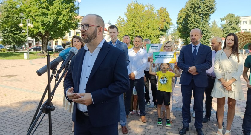 Dla niego ważna jest praca, Polska równych szans i normalność