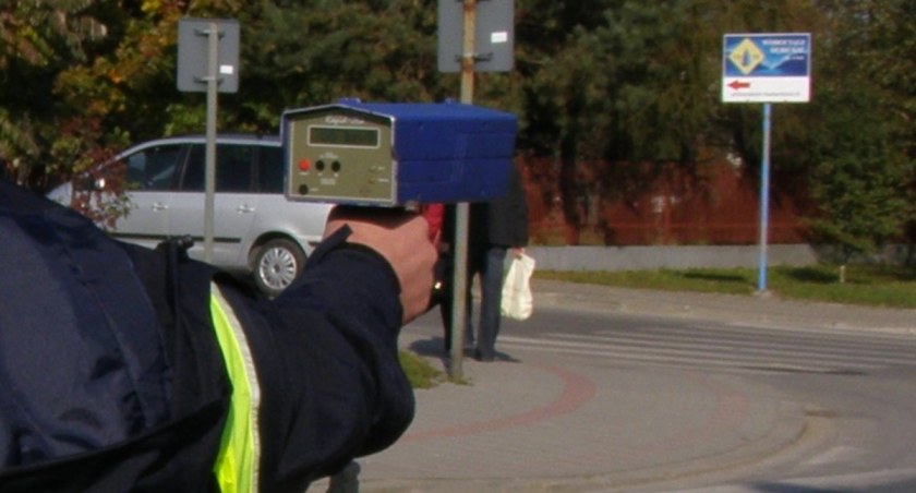 Motocyklista przycisnął za mocno