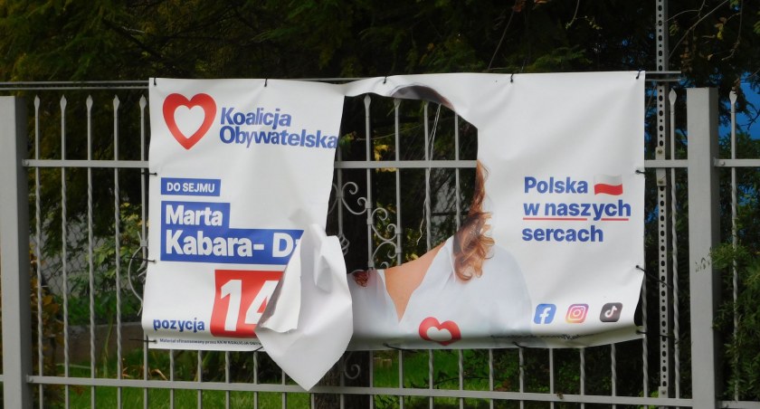 Wybory 2023: W ruch poszły noże lub żyletki - zdjęcia 