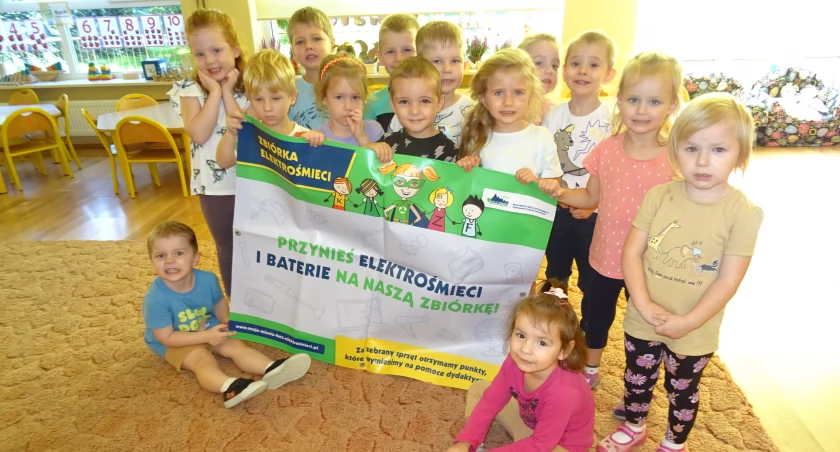 Biedronki z przedszkola nr 9 proszą o elektrośmieci 