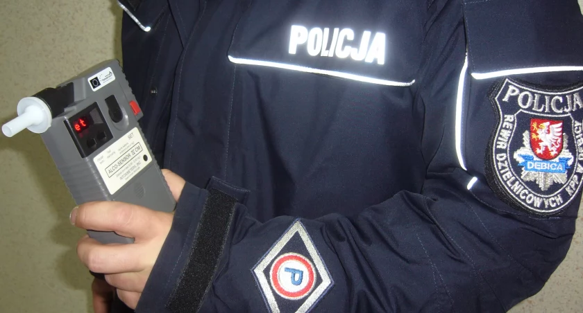 Matka pijana, dziecko zabrała karetka