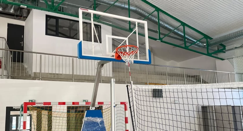 Z poślizgiem, ale jest. Hala sportowa wraca do użytku po remoncie