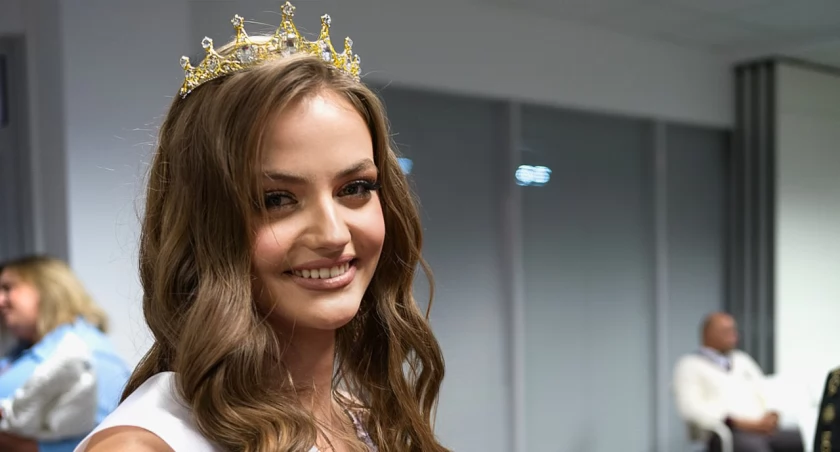 Dębiczanka w koronie i z dwoma tytułami