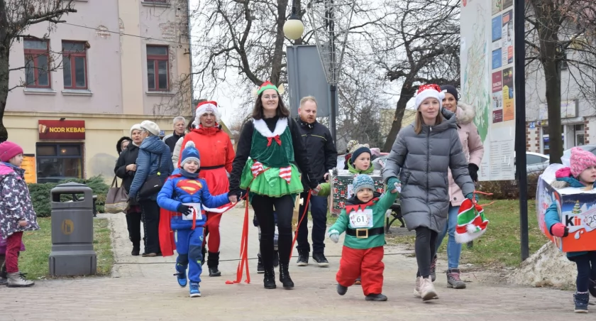Biegły elfy, skrzaty i Mikołaje [ZDJĘCIA]