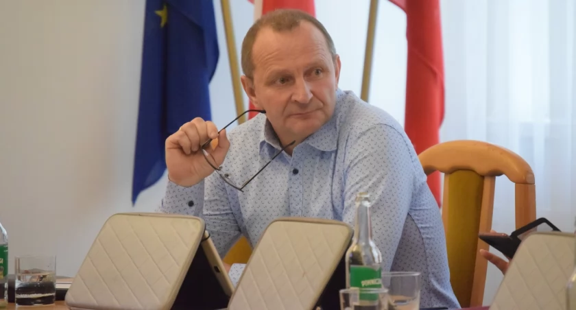 Radny złożył rezygnację, a rada nie wygasiła mandatu