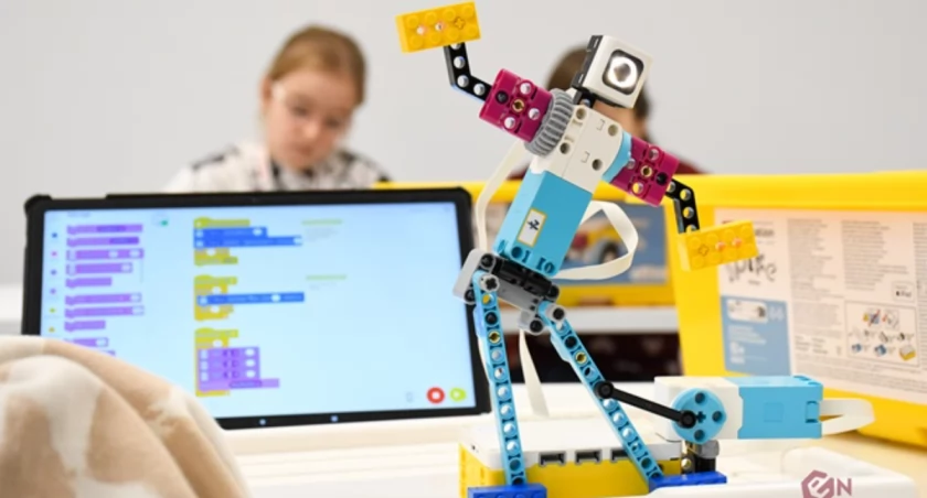 Robotyczni tancerze i erupcje wulkanów! Obudź w dziecku GEN naukowca    