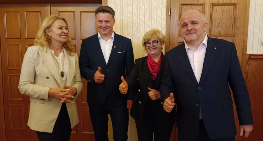 Cała trójka zapewniła, że będą pomagać Dębicy i Grzegorzowi Kryckiemu [ZDJĘCIA, WIDEO]