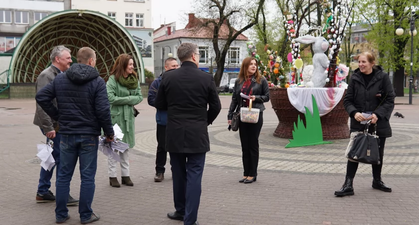 Sadzonki drzew obiecuje rozdawać co roku (zdjęcia)
