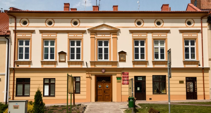 Prawie 800 tys. zł kosztował będzie remont urzędu miejskiego