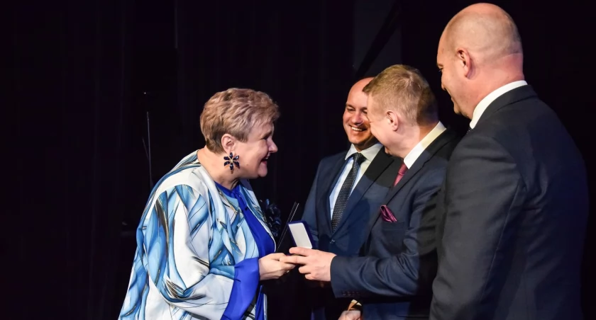 Powiat świętuje jubileusz, medale zostały wręczone [ZDJĘCIA]