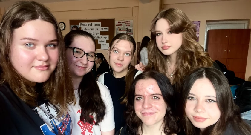 Języka angielskiego mogą nauczyć każdego