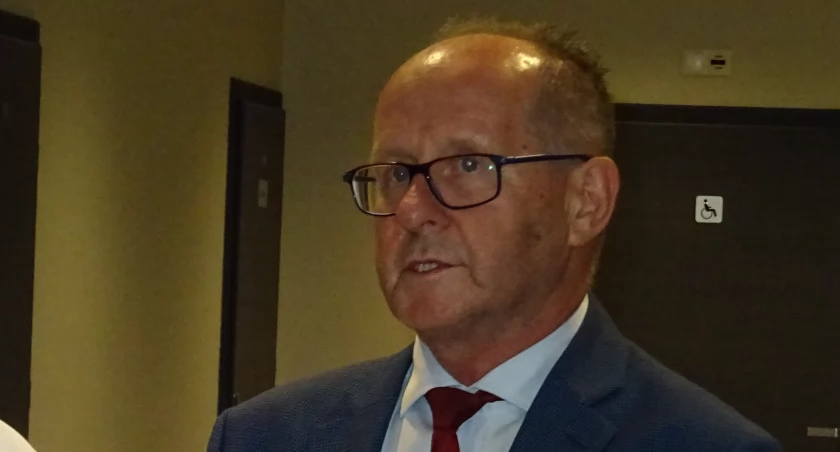 Kto jest faworytem Mariusza Szewczyka w drugiej turze wyborów?