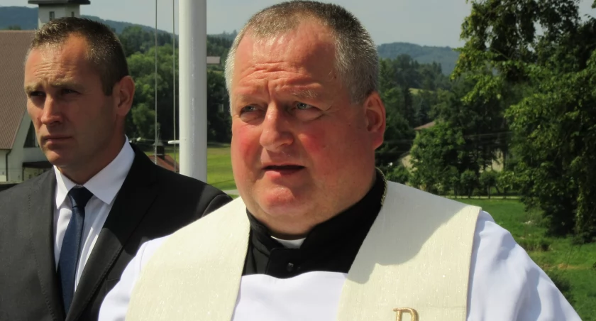 Ks. Zygmunt Ogórek nie poprowadzi już grupy 12