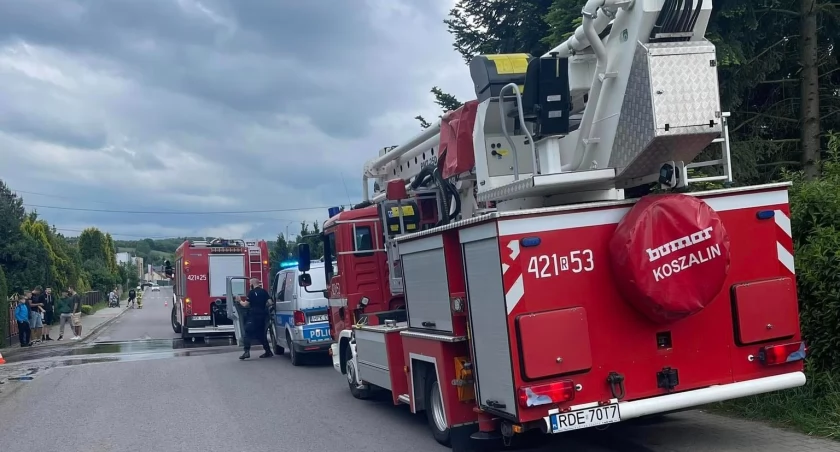 Pożar domu w Nagawczynie. Poparzony mężczyzna trafił do szpitala