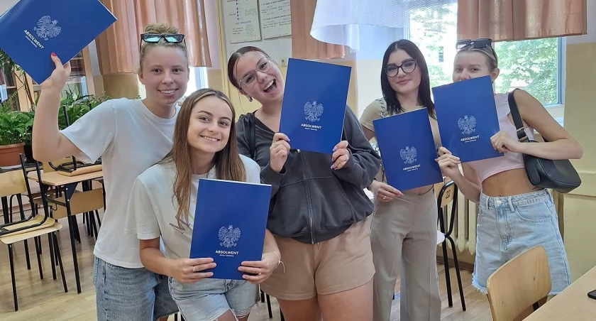 Ze zdanej matury cieszy się 80 procent piszących
