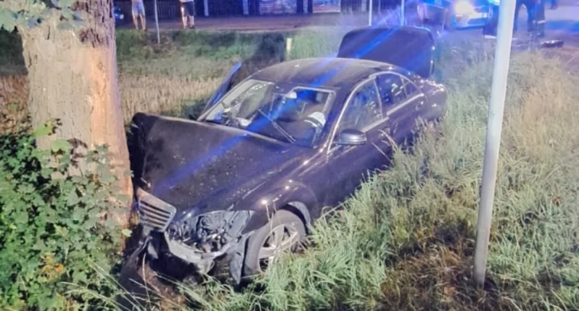 Po wypadku dwie osoby trafiły do szpitala