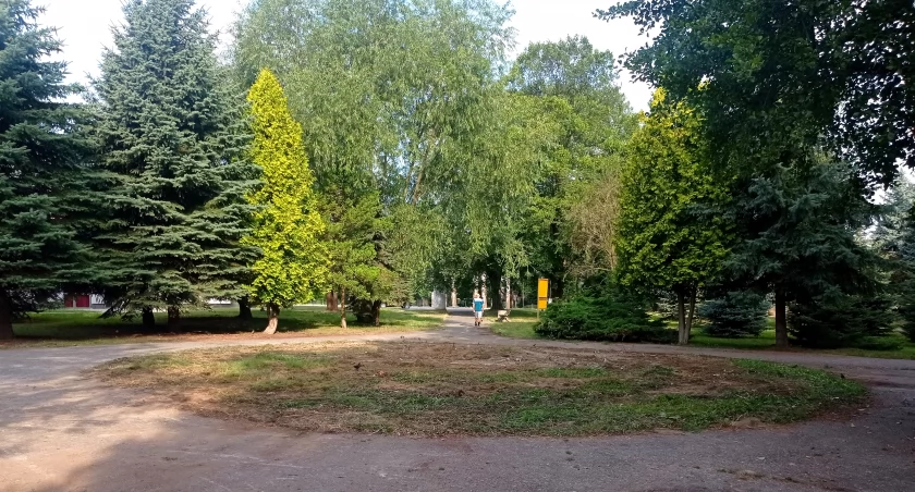 Jeszcze wczoraj rano tam stała. Dziś został tylko pusty plac (zdjęcia)