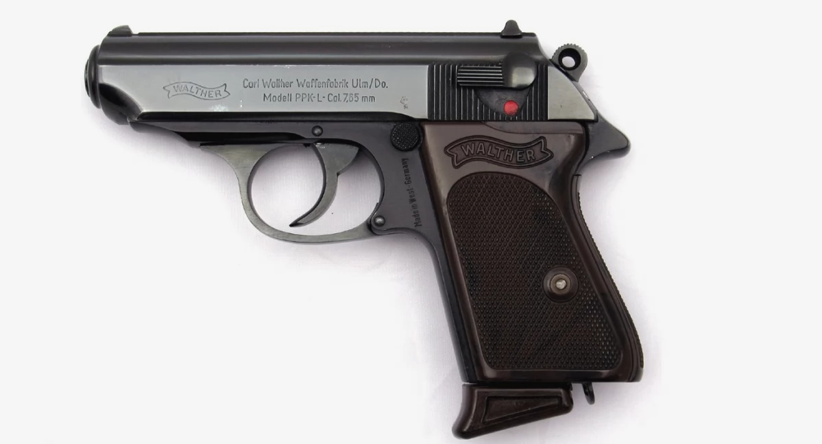 Piętnastolatek ukradł Walthera PPK