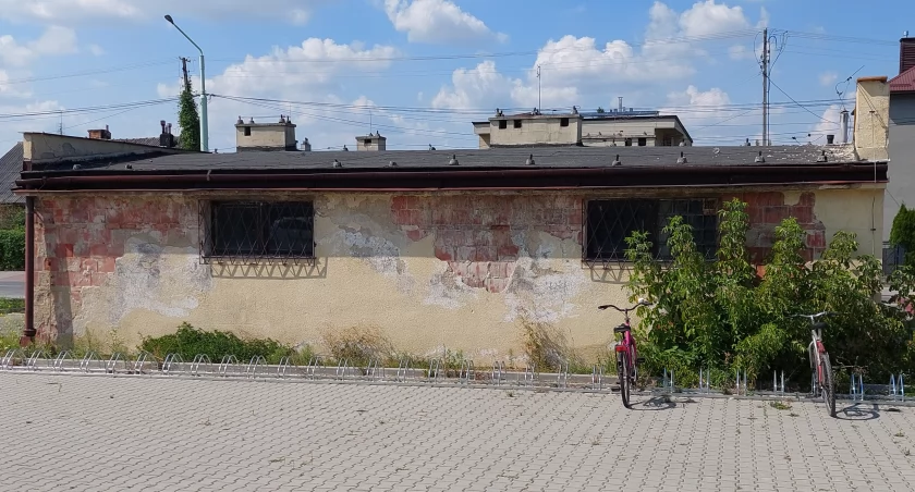 Wiaty rowerowe będą, ale nieprędko